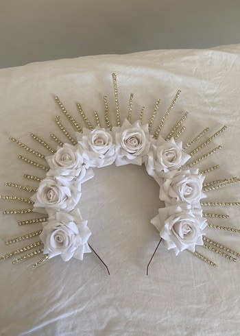 Beyaz Boncuklu Bohem Çiçekli Taç - Görsel 2