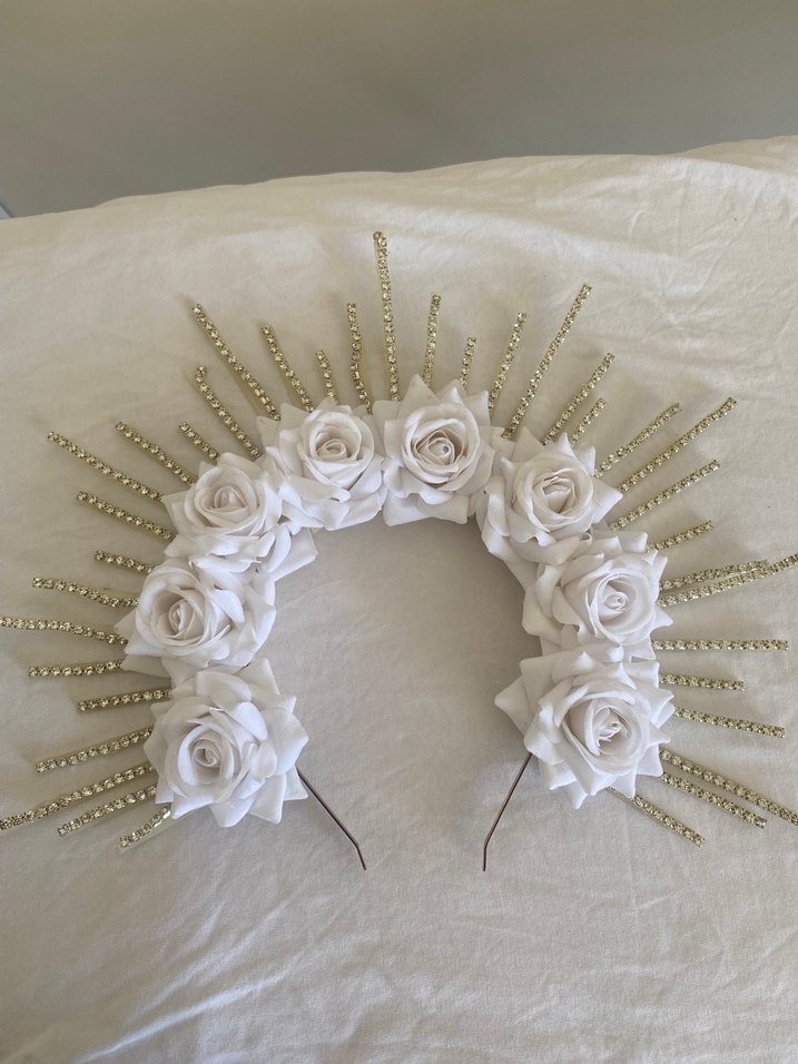 Beyaz Boncuklu Bohem Çiçekli Taç - Görsel 2