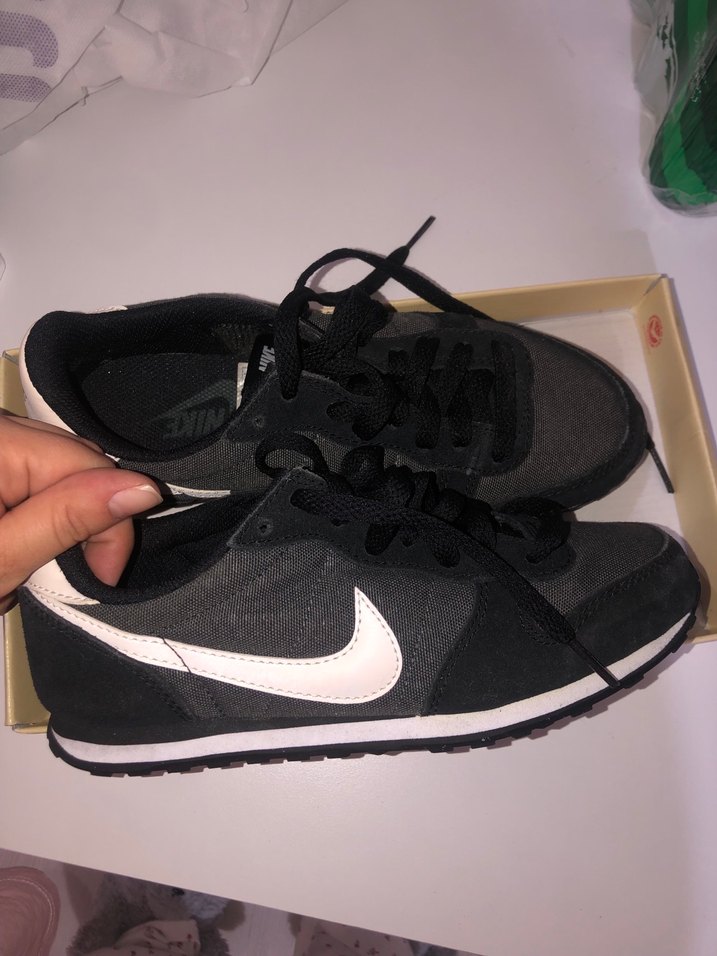 1 Kere Giyildi
Nike Siyah Kadın Spor Ayakkabı - Görsel 2