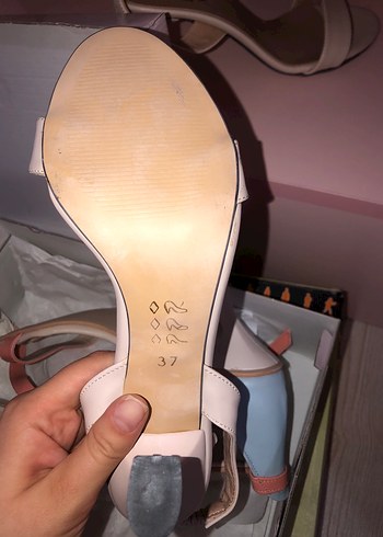 Beyaz Tokalı Blok Topuk Kadın Sandalet - Görsel 3