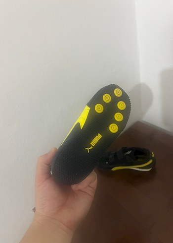 Puma Siyah Sari Cocuk Futbol Ayakkabisi