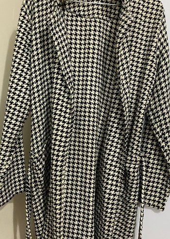 Gri Kemerli Uzun Kareli Kadın Kaban - Görsel 2