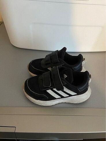 25 numara Adidas ayakkabı