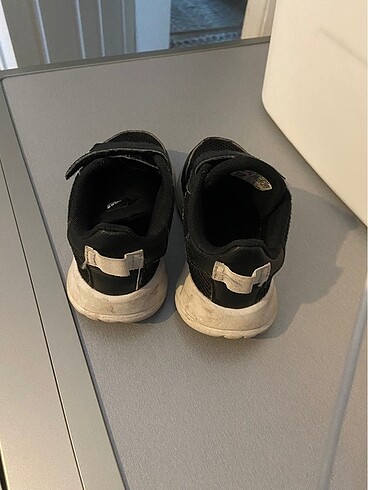 25 Beden siyah Renk 25 numara Adidas ayakkabı