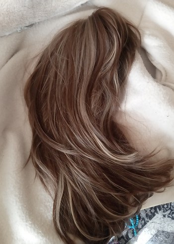 kumral bej tonları uzun peruk saç - Görsel 7