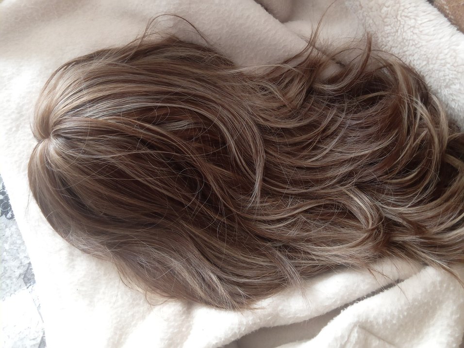 kumral bej tonları uzun peruk saç - Görsel 5