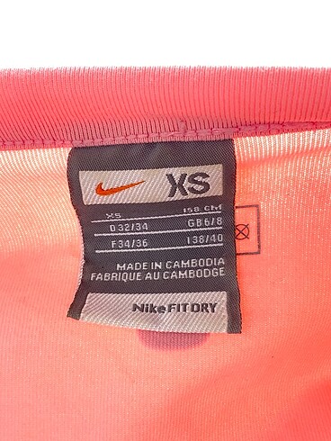 xs Beden pembe Renk Nike T-shirt %70 İndirimli.
