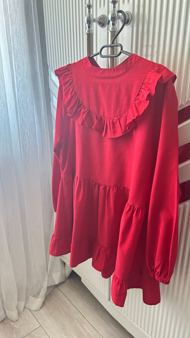 Kırmızı Fırfırlı gömlek - Görsel 3