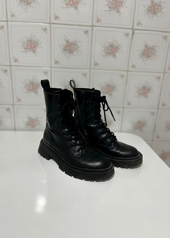 Siyah Deri Topuklu Goth Botlar - Görsel 2