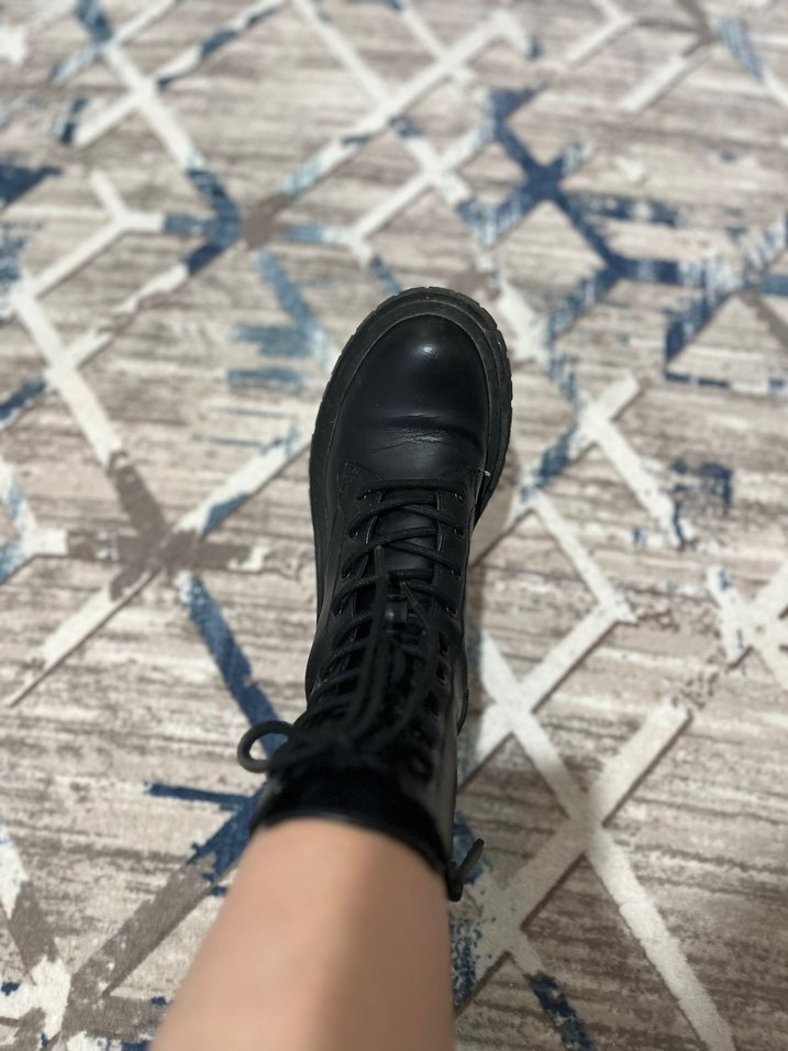 Siyah Deri Topuklu Goth Botlar - Görsel 4