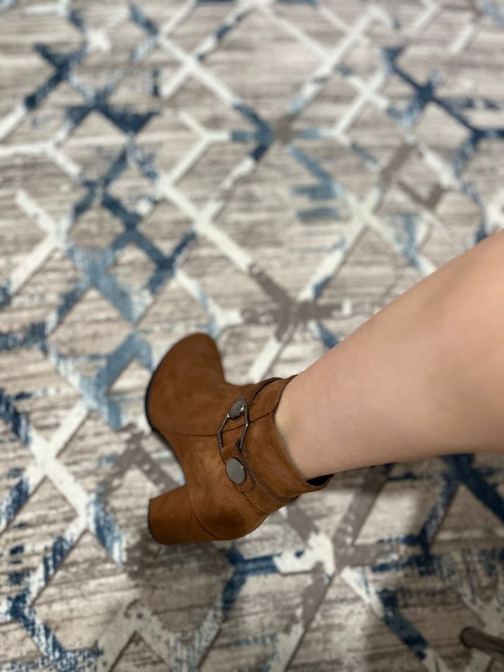 Kahverengi Süet Tokalı Blok Topuklu Kadın Bot - Görsel 4