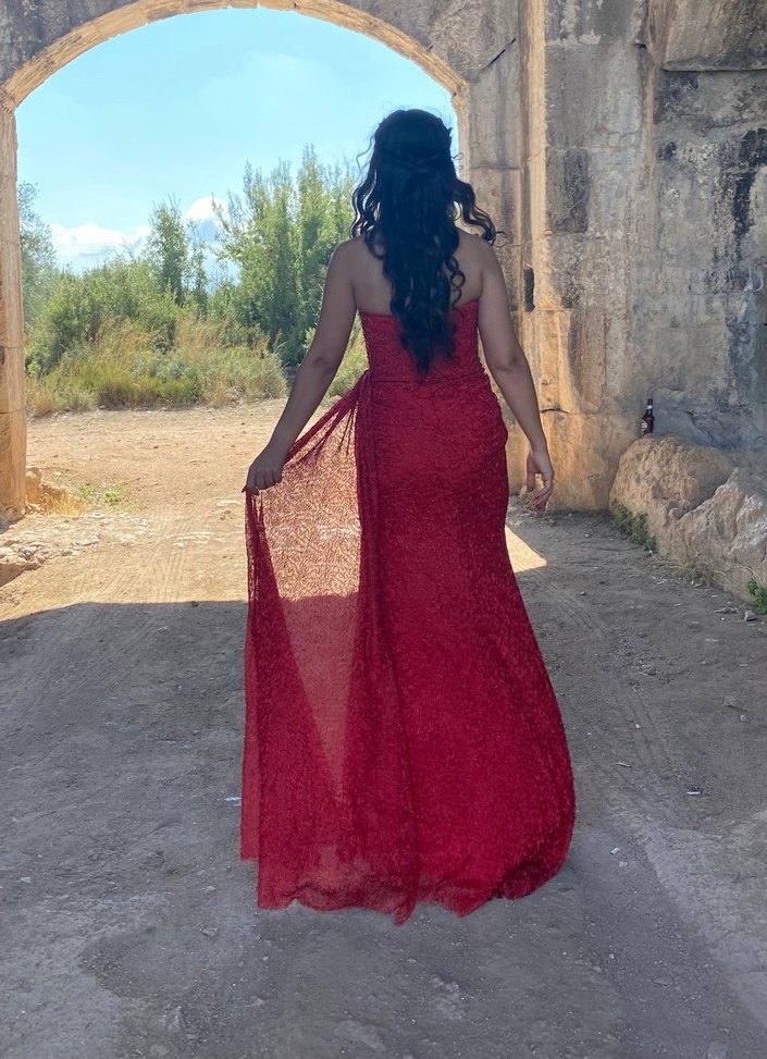 Kırmızı Drapeli Uzun Abiye Elbise - Görsel 3