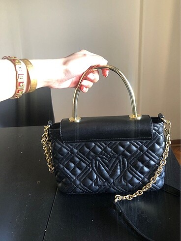  Beden siyah Renk Moschino çanta