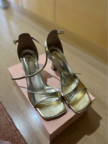 Zara Gold abiye ayakkabı