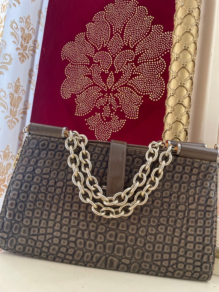 Zincir Detaylı Yılan Desenli Kadın El Çantası - Görsel 3