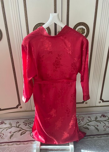 Uzun Kırmızı Kadın Sabahlık - Görsel 2