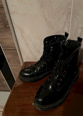 siyah kadın bot - Görsel 2