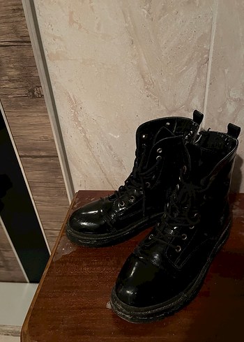 siyah kadın bot - Görsel 4
