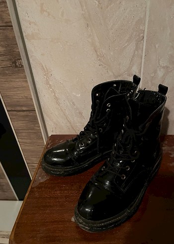 siyah kadın bot - Görsel 3