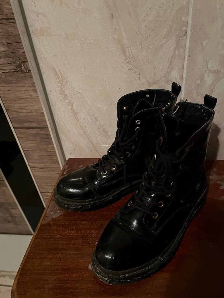 siyah kadın bot - Görsel 2