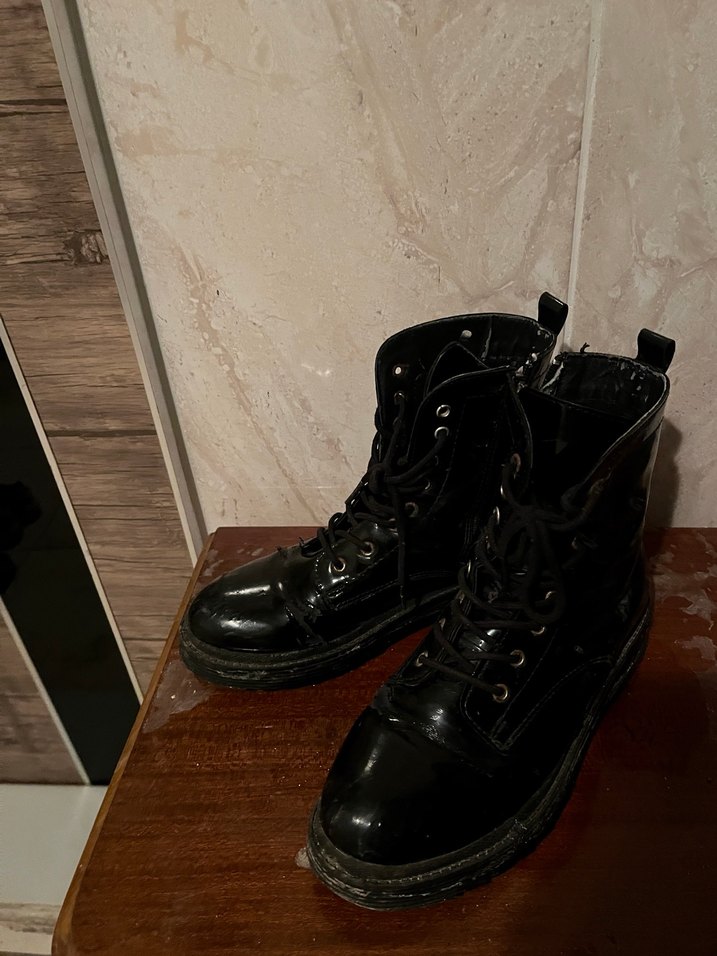 siyah kadın bot - Görsel 3