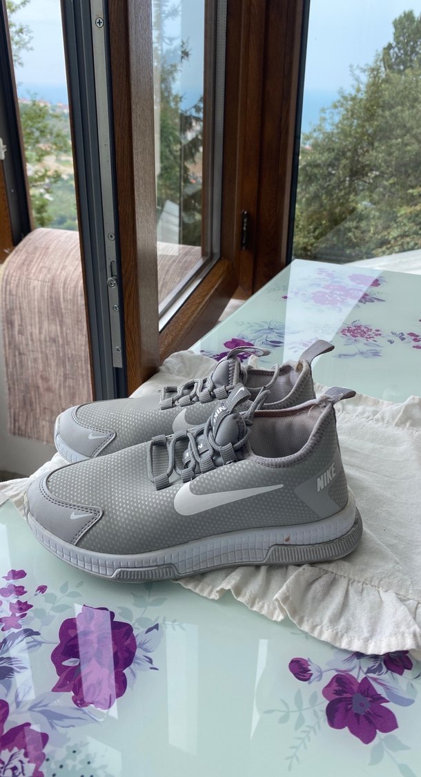 Gri Bağcıklı Nike Kadın Spor Ayakkabı - Görsel 4