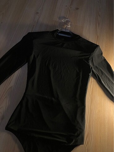 Sırtı açık bodysuit