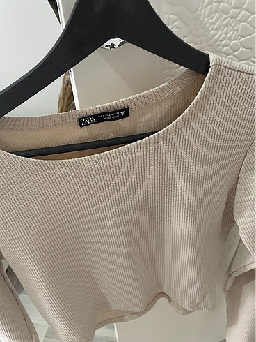 Zara marka crop top