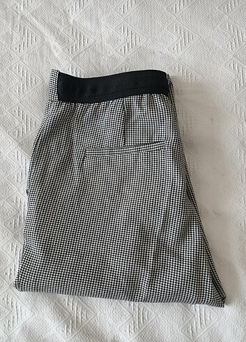 36 Beden siyah Renk Çizgili beli lastikli Kumaş Pantalon hem klasic hem Spor