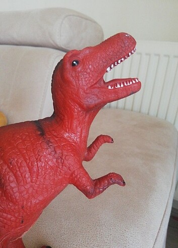 T Rex oyuncak dinozor. Baştan kuyruğa 33 cm., Baştan aşağıya 15