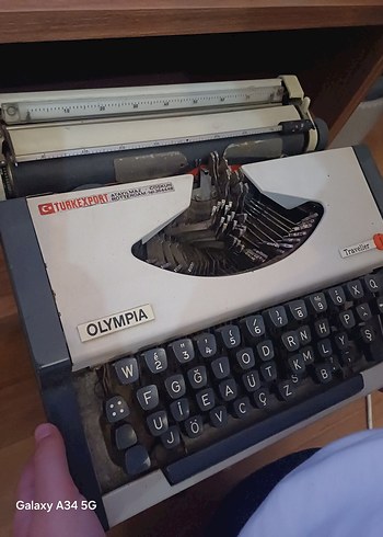 Olympia Beyaz Gri Mekanik Daktilo - Görsel 2