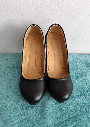 Siyah Stiletto Topuklu Kadın Ayakkabı