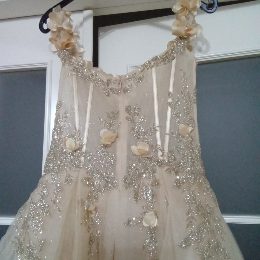 Çiçek ve korse Detaylı Straplez Gold Gelinlik - Görsel 4