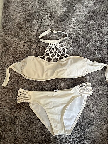 Beyaz modern bikini