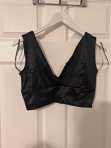 Siyah dekolteli crop
