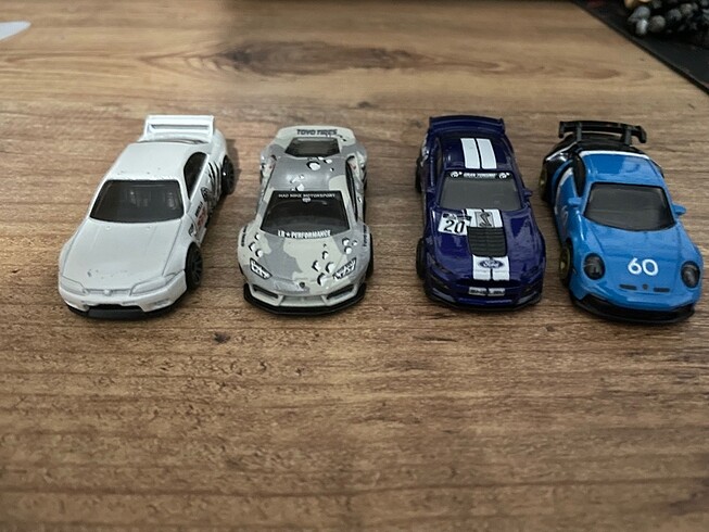  Hot Wheels Premium