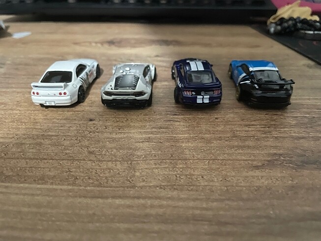  Beden Hot Wheels Premium