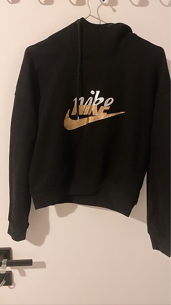 Nike sweatshirt