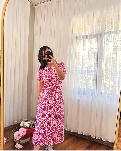 m Beden Pembe yırtmaçlı elbise