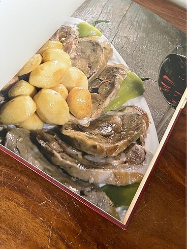  Beden Renk Yemek kitabı. İzmir sefarad mutfağı