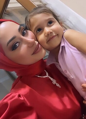 Diğer Kırmızı temiz tesettür abiye satılık fiyatıdır isteyene kr olur
