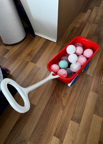 Pastel Renkli Kırmızı Çekçekli Top Arabası - Görsel 2