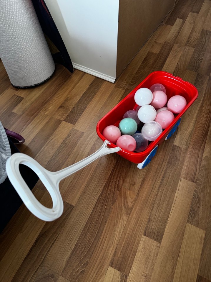 Pastel Renkli Kırmızı Çekçekli Top Arabası - Görsel 2