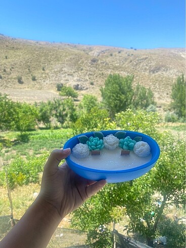 Kayık ve çiçek teması