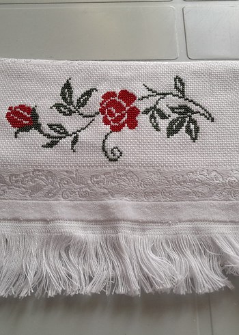 Nakışlı Beyaz Püsküllü Havlu - Görsel 2