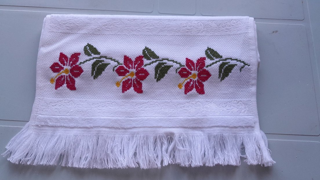 Nakışlı Beyaz Havlu Çiçek Desenli - Görsel 3