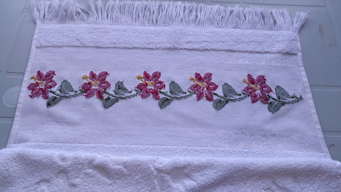 Nakışlı Beyaz Havlu Çiçek Desenli - Görsel 5