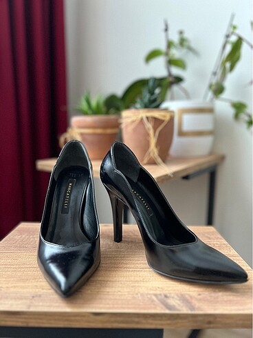 Diğer Gerçek deri Siyah Stiletto 37 numara