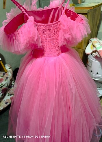 Pembe gelinlik 