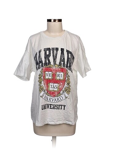Defacto T-shirt %70 İndirimli.